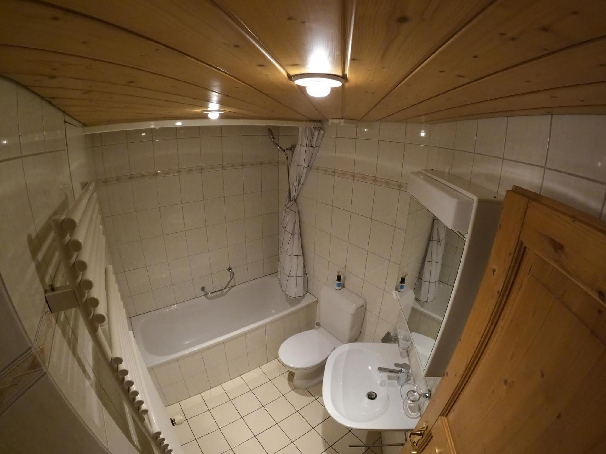Fine&Pine Center Apartment Matten bei Interlaken 외부 사진